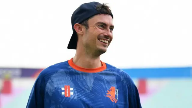 ইডেনে নেদারল্যান্ডস দলের অধিনায়ক স্কট এডওয়ার্ডস