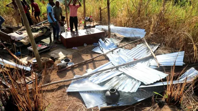 மலையக தமிழரின் வீடு இடிப்பா