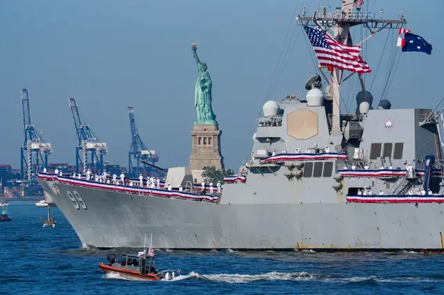 Эсминец ВМС США типа «Арли Берк» USS Farragut (DDG-99) 