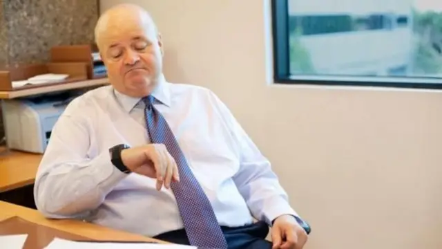 3. त्याच त्याच गोष्टी करणे