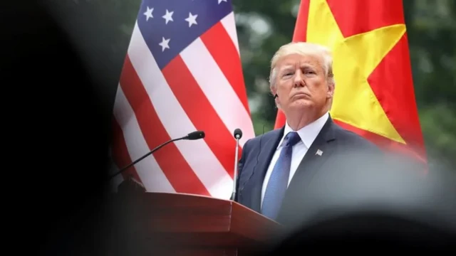 Ông Trump trong chuyến thăm Việt Nam vào năm 2017