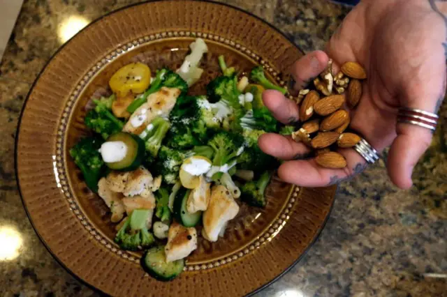 ሰሃን ላይ የቀረበ የአትክልት ምግብ