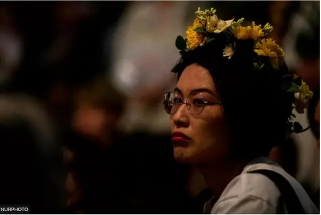 रेप के आरोपियों के एक के बाद एक रिहाई से जनता में गुस्सा फूटा. 2019 में इसके ख़िलाफ़ कई प्रदर्शन हुए.