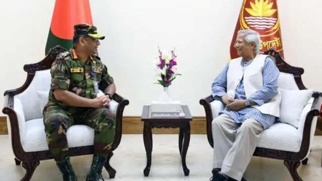 बांग्लादेश के सेनाध्यक्ष जनरल वकार-उज़-ज़मां और अंतरिम सरकार के मुख्य सलाहकार मोहम्मद यूनुस