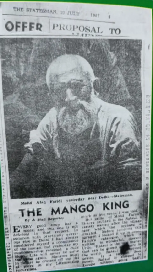 रटौल आम के विकसित कर्ता कहे जाने वाले आफाक़ फरीदी, उनकी ये फोटो 10 जुलाई 1957 को प्रमुख अंग्रेज़ी दैनिक द स्टेट्समैन में मैंगो मैन के नाम से प्रकाशित की गई थी