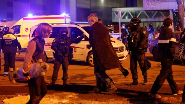 Víctimas en el momento del rescate.