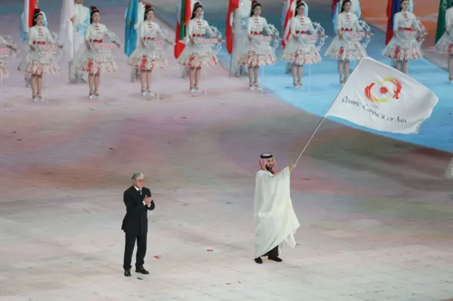 وزير الرياضة السعودي في حفل اختتام الألعاب الآسيوية الشتوية التاسعة في هاربين الصين.