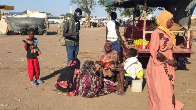 Intambara i Wad Madani zatumye abababa 300.000 bata izabo, nk'uko bivugwa na OIM/IOM