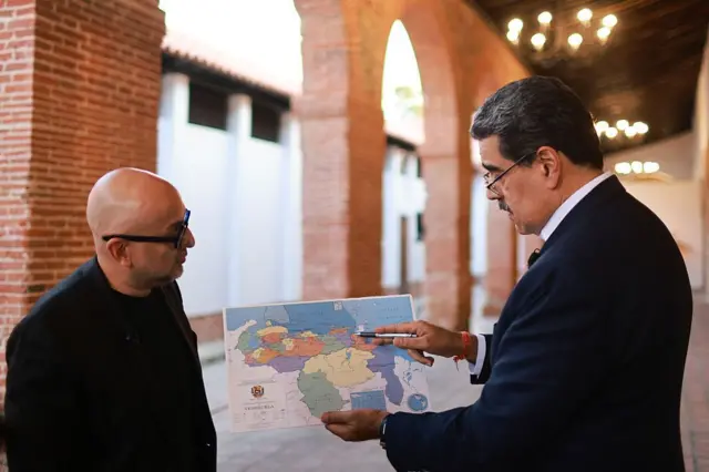 نیکلاس مادورو، رئیس جمهور ونزوئلا اتهام آمریکا مبنی بر رهبری یک کارتل مواد مخدر را رد میکند