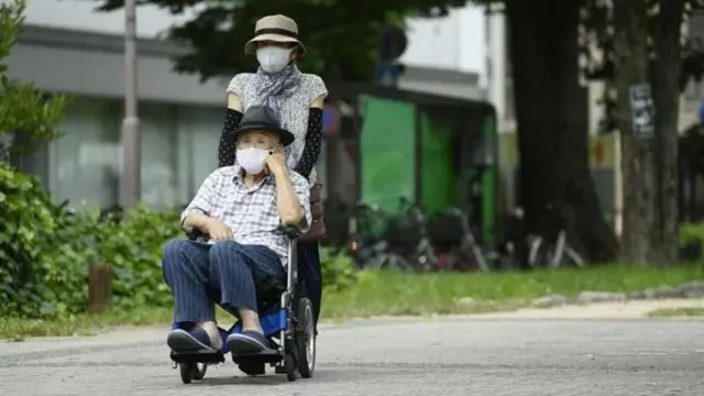 Japani sasa ina mojawapo ya wakazi vikongwe zaidi duniani, ikiwa na karibu 30% wenye umri wa miaka 65 au zaidi
