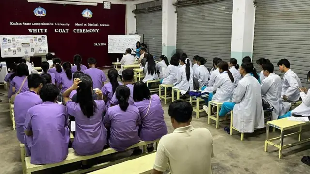 NUG ရဲ့ အွန်လိုင်းဆေးတက္ကသိုလ်တွေမှာ ဘယ်လိုပညာသင်နေလဲ 