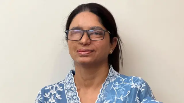 2009 मध्ये झालेल्या ॲसिड हल्ल्यानंतर शाहीन मलिक यांच्यावर आतापर्यंत 25 शस्त्रक्रिया करण्यात आल्या आहेत