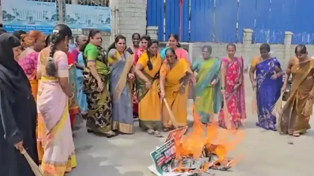 మహిళల నిరసన