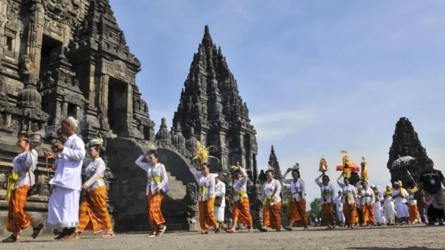 इंडोनेशियातील मंदिर