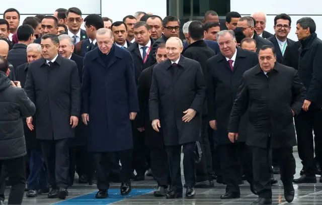 Ашхободда 12 декабрда ўтган саммитга Россия Президенти Владимир Путин ҳам келди