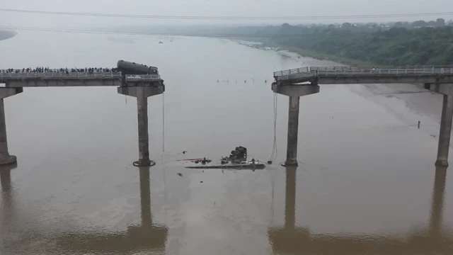 બીબીસી ગુજરાતી, વડોદરા, આણંદ, ગંભીરા બ્રિજ