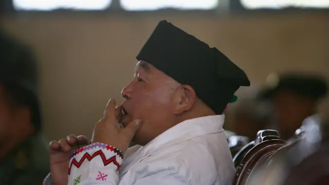 ဦးဇခုန်တိန့်ယိန်း။