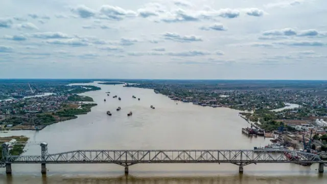 Ponte sobre o Rio Volga