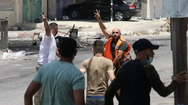 İkinci bir videodan alınan bu görüntü, Abdul Rahman Hardan vurulduktan sonrasına ait