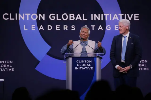 मोहम्मद यूनुस को क्लिंटन परिवार का नजदीकी माना जाता है. 