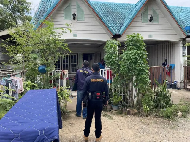 နေ့အချိန်တွေမှာ အဖမ်းခံရတာများတာကြောင့် ညဘက်တွေမှာပါ ဖမ်းဆီးမှာကို စိုးရိမ်နေကြတာပါ။