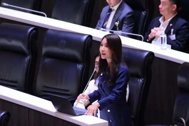 ศิริกัญญา ตันสกุล กล่าวว่า พ.ร.ก. ไม่ควรออกกันแบบพร่ำเพรื่อ เพราะการใช้อำนาจฝ่ายบริหารเป็น พ.ร.ก. ข้ามหัวสภา ที่ สส. ไม่มีโอกาสได้ตรวจสอบและสอบถาม