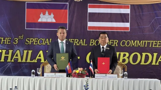 ၇၂ နာရီ အပစ်ရပ်သဘောတူညီချက် လက်မှတ်ရေးထိုးခဲ့တဲ့ ထိုင်းနဲ့ ကမ္ဘောဒီးယားကာကွယ်ရေးဝန်ကြီးတွေ 