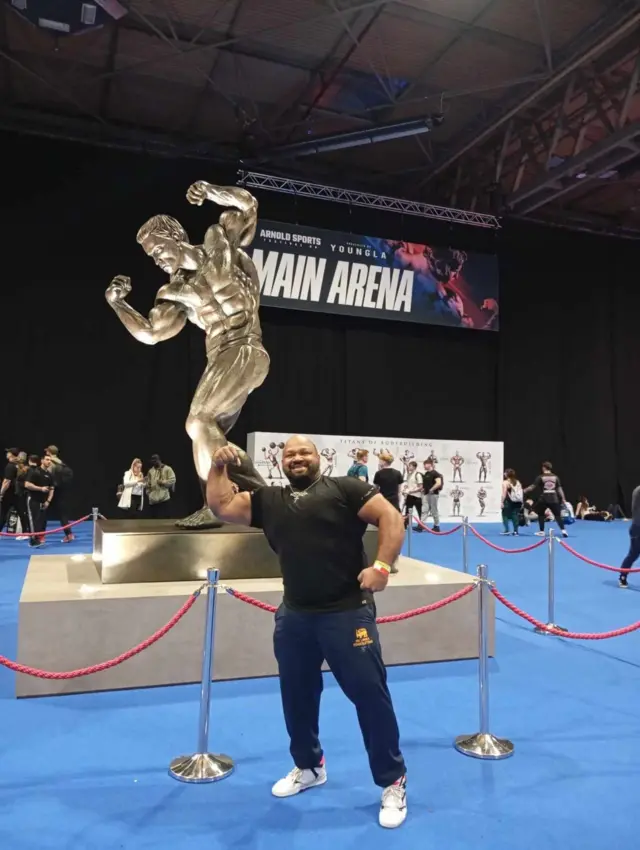 ජාත්‍යන්තර පදක්කම් 60කට අධික සංඛ්‍යාවක් ශ්‍රී ලංකාවට හිමි කර දුන් රන්සිළු ජයතිලක, 2016 වසරේ සිට අඛණ්ඩව හය වරක් ආසියානු ශූරයා බවට පත්විය.