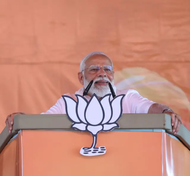 মুখ্যমন্ত্রীর সব কটাক্ষের জবাব দিয়েছেন প্রধানমন্ত্রী নরেন্দ্র মোদী।