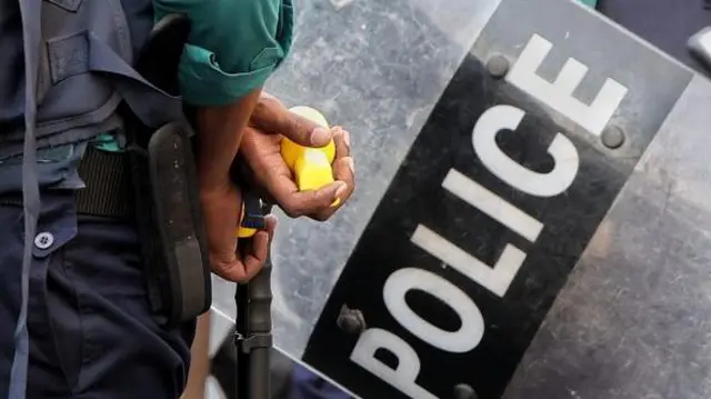 همزمان با اعلام حکم نخستوزیر پیشین، تمهیدات پلیسی و امنیتی در داکا پایتخت بنگلادش در پیش گرفته شده بود