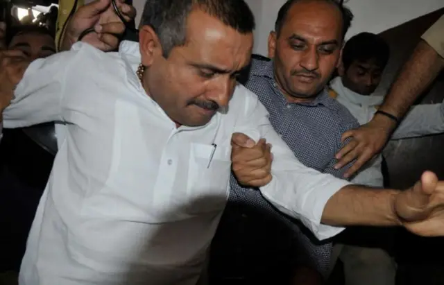 ઉન્નાવ રેપ કેસ, કુલદીપસિંહ સેંગર, જનમટીપની સજા, દિલ્હી હાઇકોર્ટ દ્વારા સજા મોકૂફી, ઉન્નાવ રેપ કેસના વિરોધપ્રદર્શન, બીબીસી ગુજરાતી