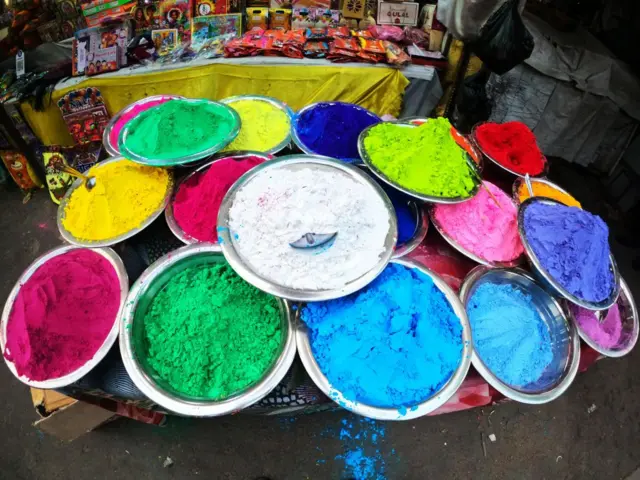 હોળી 2025, ધૂળેટી, રંગોનો તહેવાર, ગુજરાત, ભારત, હોલિકા દહન, તહેવારો, સંસ્કૃતિ, બીબીસી ગુજરાતી 