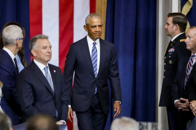 Barack Obama chega ao Capitólio dos Estados Unidos para posse de Trump