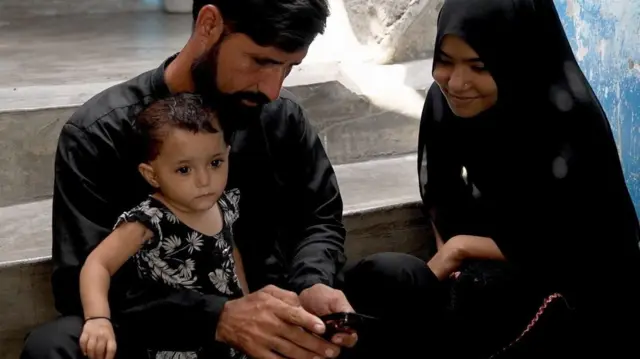 ሳሊም ኻህን እና ልጁ ካራቺ ውስጥ