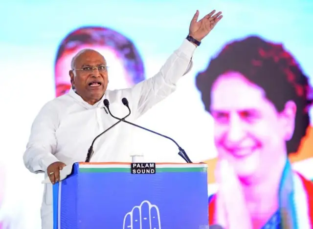 ભાજપ ચૂંટણીઢંઢેરો કૉંગ્રેસ બીબીસી ગુજરાતી