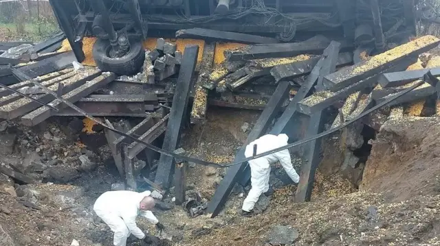 ঘটনাস্থল অনুসন্ধান করছে পোল্যান্ডের পুলিশ বাহিনী।