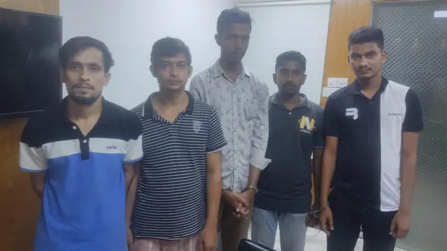 রোববার নিষিদ্ধ ঘোষিত সংগঠন ছাত্রলীগের পাঁচজন নেতাকর্মীকে গ্রেফতার করা হয়