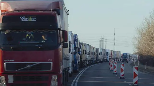 Українські фури на польському кордоні