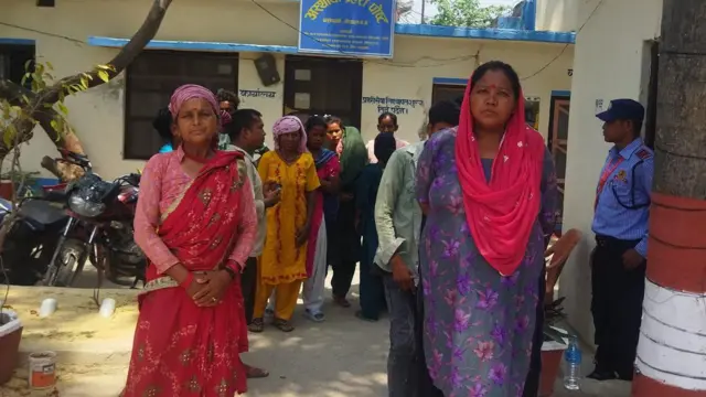 उपहार पाउने प्रलोभनमा परेर अपरिचित महिलालाई आफ्ना गरगहना दिने महिलाहरूले प्रहरीलाई गुहारेका छन्