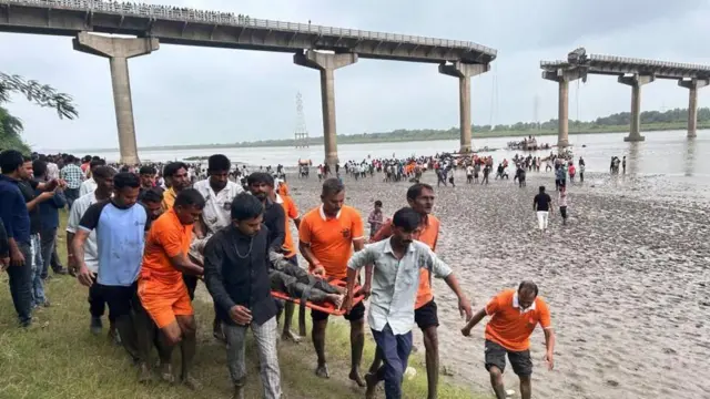 குஜராத், பாலம் விபத்து, வடோதரா, மஹிசாகர், ஆனந்த் தொகுதி, சௌராஷ்டிரா, கம்பிரா பாலம் மீட்புப் பணிகள் 