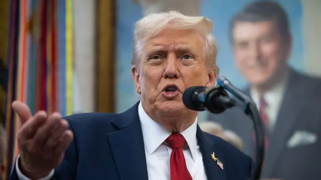 O presidente dos Estados Unidos, Donald Trump, discursa na Casa Branca em Washington, em 30 de setembro de 2025.