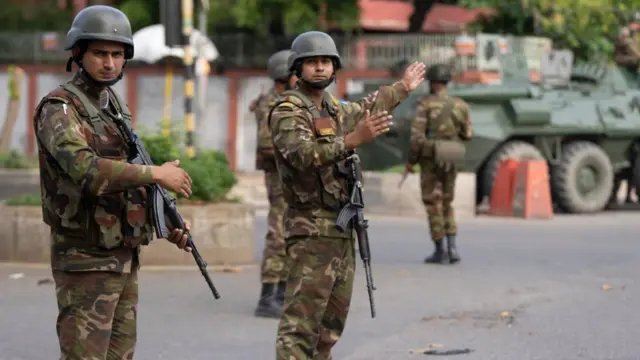 সেনাবাহিনী