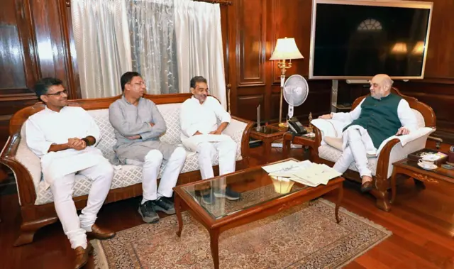 उपेंद्र कुशवाहा फ़िलहाल लोकसभा चुनावों में सीटों के बंटवारे पर खामोश नज़र आते हैं.