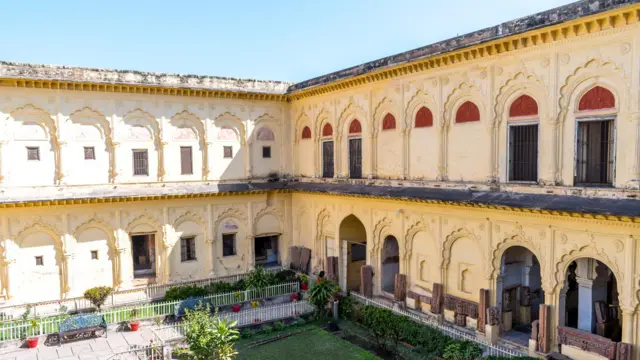 রানির আবাস 'রানি মহল'