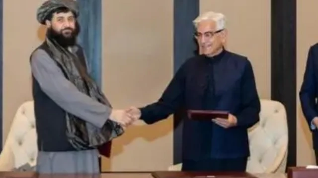 تېره اونۍ د قطر په پلازمېنه دوحه کې د طالبانو د حکومت او پاکستاني چارواکو تر منځ خبرو په پای کې دواړه لوري پر موقتي اوربند سلا شول