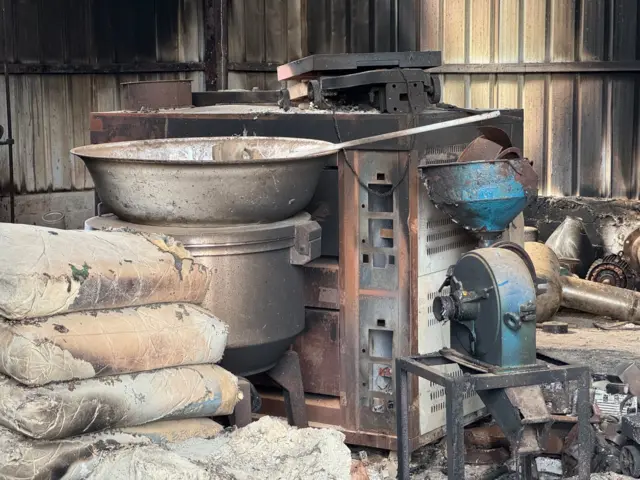 မူးယစ်ဆေးချက်လုပ်ရာမှာသုံးတဲ့ပစ္စည်းတွေလို့ဆို 