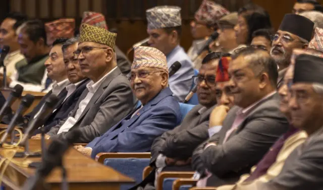 केपी ओली गगन थापा लगायत संसद् बैठकमा