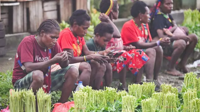 papua, ekonomi, kemiskinan, intan jaya, nabire