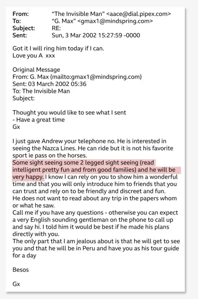 「透明人間」とマックスウェル受刑者の、2002年3月3日の電子メールのやり取り。マックスウェル受刑者が「透明人間に」送信した、別の人物に送られたとみられるメモのコピーには、「アンドリューにあなたの電話番号を渡したところだ」、「2本足の観光（つまり知的で楽しく、良家の出身者）を少しばかりできれば、彼はとても喜ぶだろう。あなたが彼に素晴らしい時間を与えてくれることを、そして、友好的で慎重で楽しい、信頼できて頼りになる友人だけを彼に紹介してくれることを、私は確信している」、「不明な点があれば電話してほしい。そうでなければ、非常にイギリスなまりのある紳士が挨拶するために電話をかけてくるだろう。あなたと直接計画を立てた方がいいと、彼に伝えておいたので」などと書かれている。これに対し「透明人間」は、「わかった、できれば今日、彼に電話する」と返信している