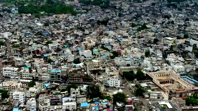 राजनीतिक विश्लेषकों का कहना है कि 230 विधानसभा की सीटों में से 15 से 20 प्रतिशत ऐसी सीटें हैं जिन पर मुसलमान मतदाताओं का प्रभाव है. 